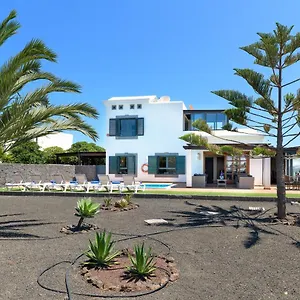 villa-rosa-playa-blanca-lanzarote.in-canary-islands.com/